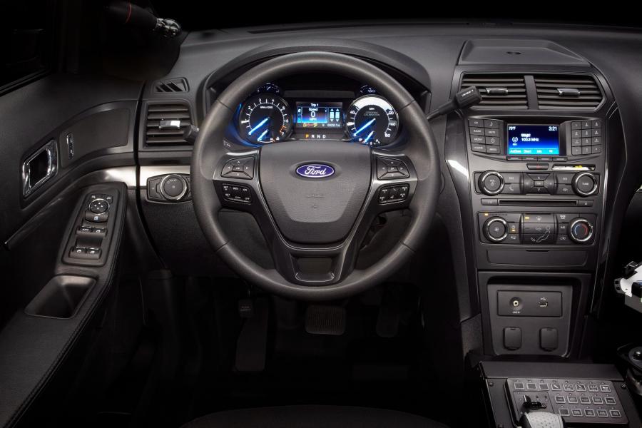Панель приборов Ford Police Interceptor Utility 2016 года  (фото 16 из 20)
